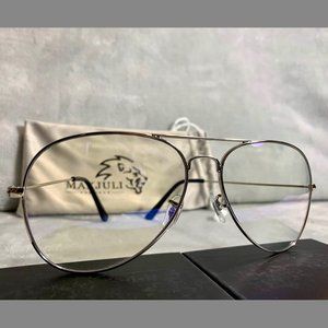 Blue light blocking glasses